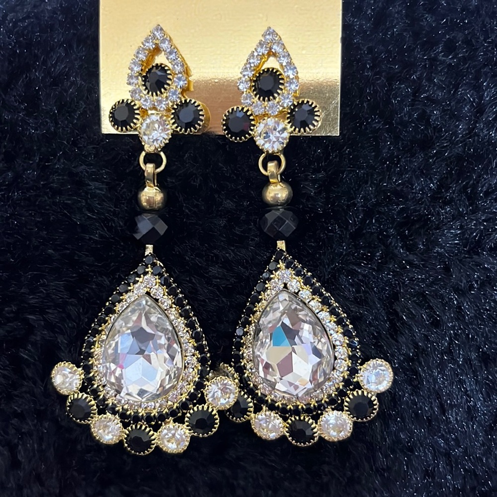 Black beauty earrings